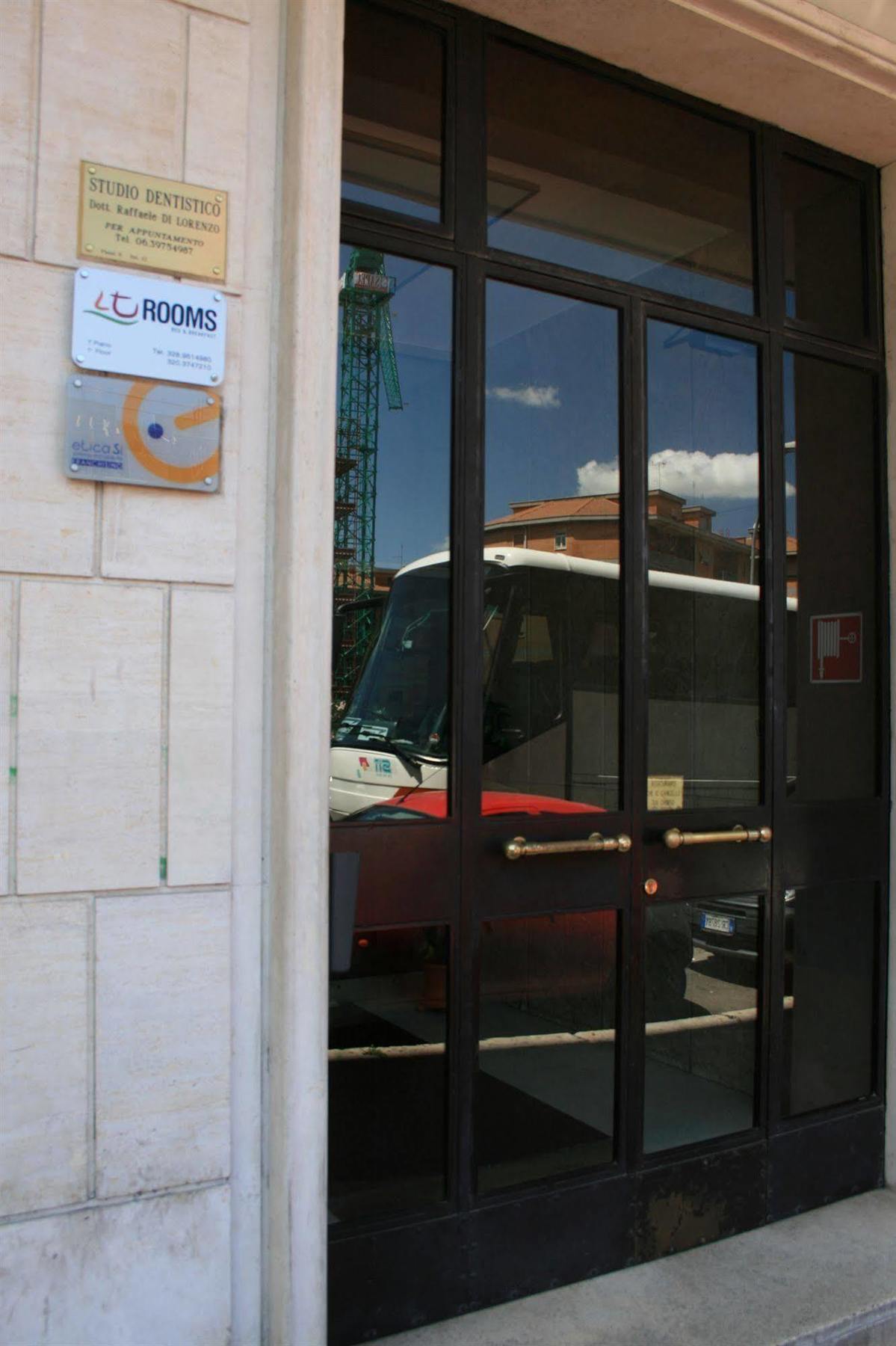 Lt Rooms Rome Exterior photo